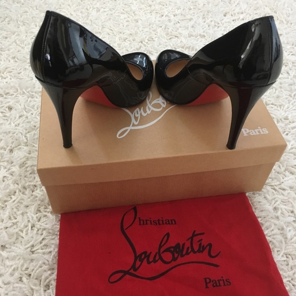 ❌SOLD❌ Christian Louboutin Pumps - Picture 4 of 6